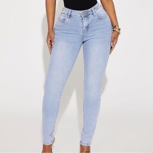 Mid Rise Light Wash Skinny Jeans, Size: 1